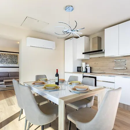 Hostdomus - Residenza La Vigna Appartement *